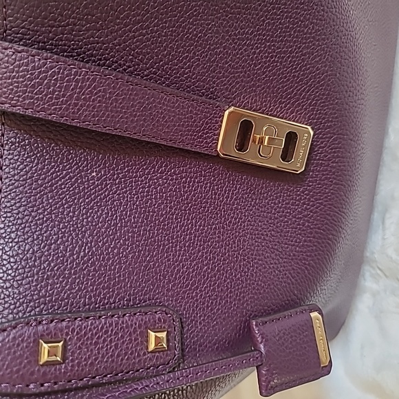 Michael Kors Tote Bag - Picture 3 of 8